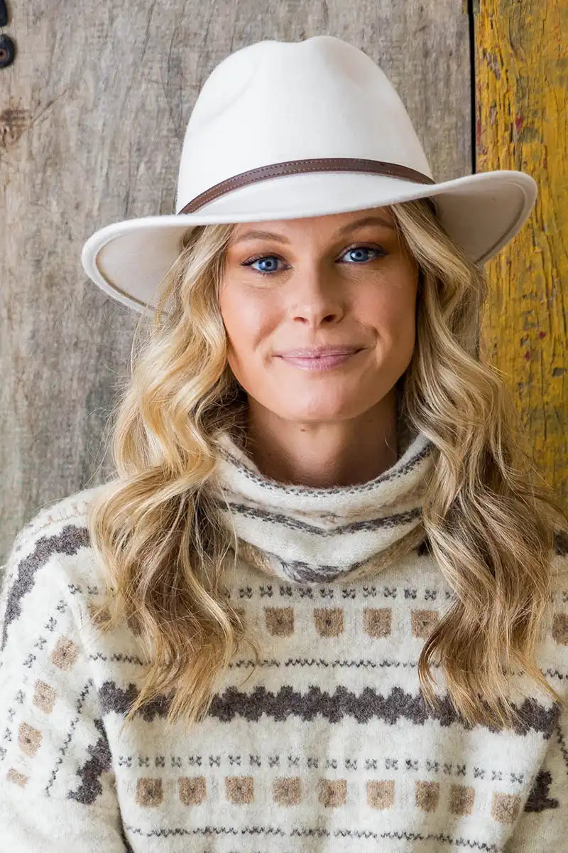 Evoke Patterson Fedora in Ivory