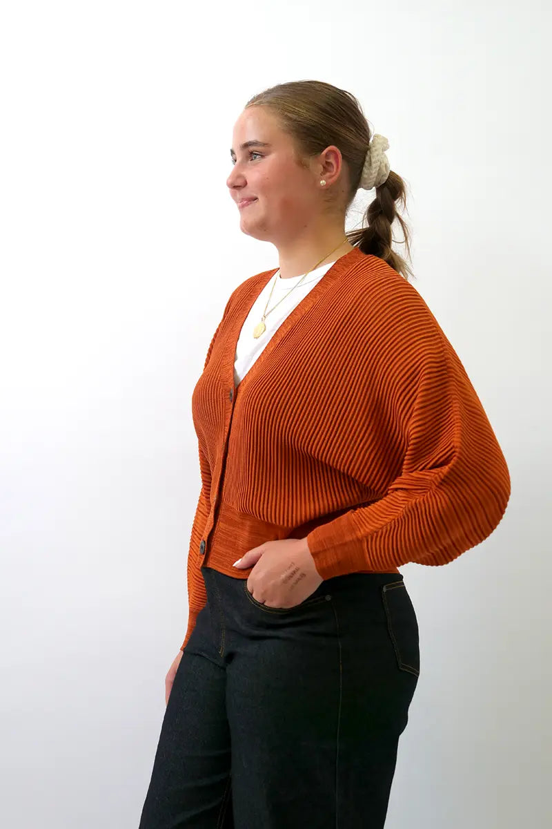 side view of the Foil Space Jam Cardi in Auburn Squash