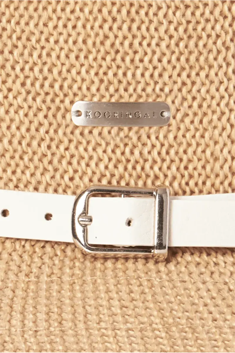 detail view of badge and band buckle on the Kooringal Women's Leslie Hat Wide Brim in Natural-White
