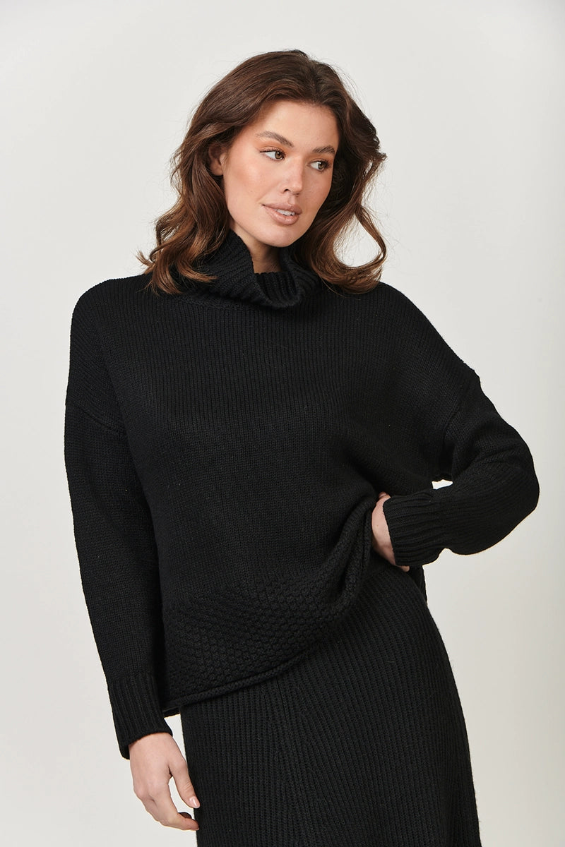 Naturals by O & J Women's Stitch Jumper in Black front detailed view