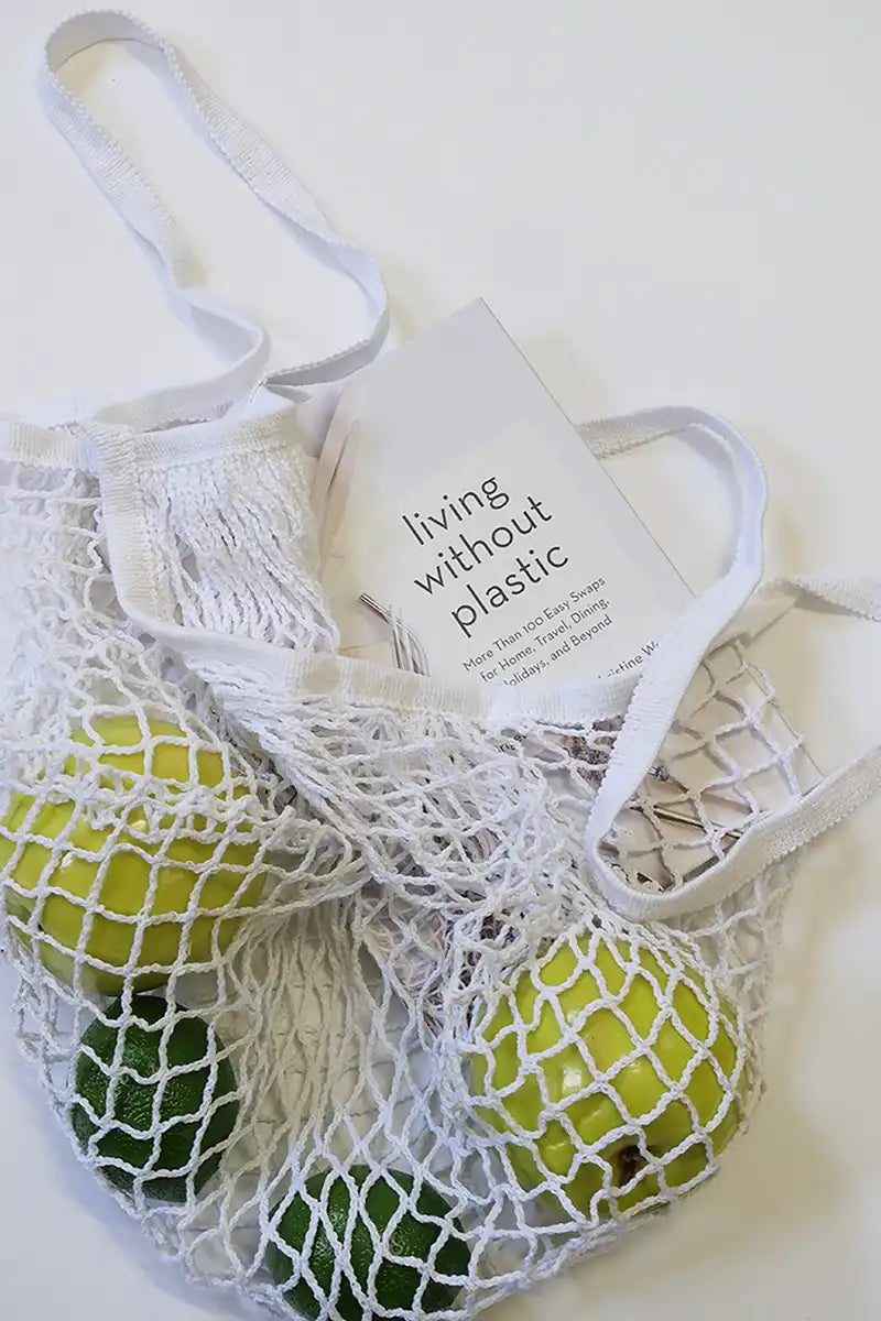 Reusable mesh shopping bag in white