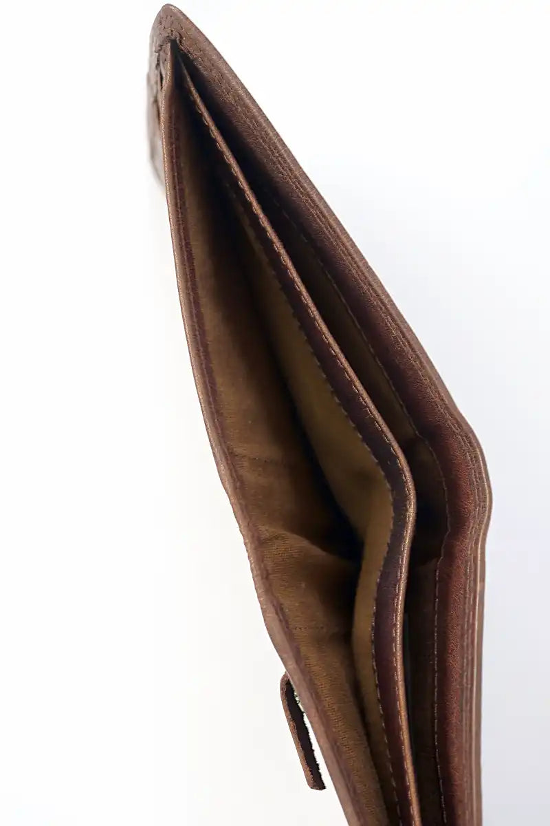 Rugged Hide Men's Clive Leather Wallet in Brandy detailed view of note compartment