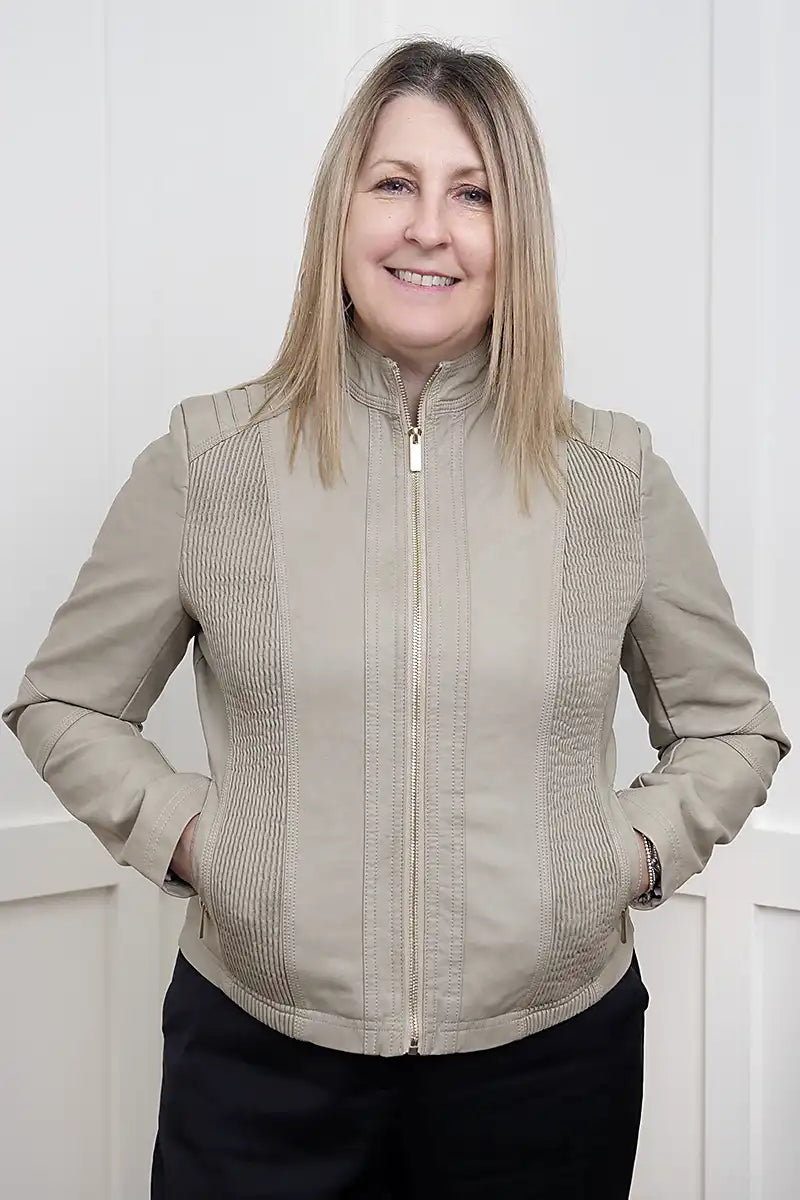 The Rebel Ridge Jacket – Oat front view closed