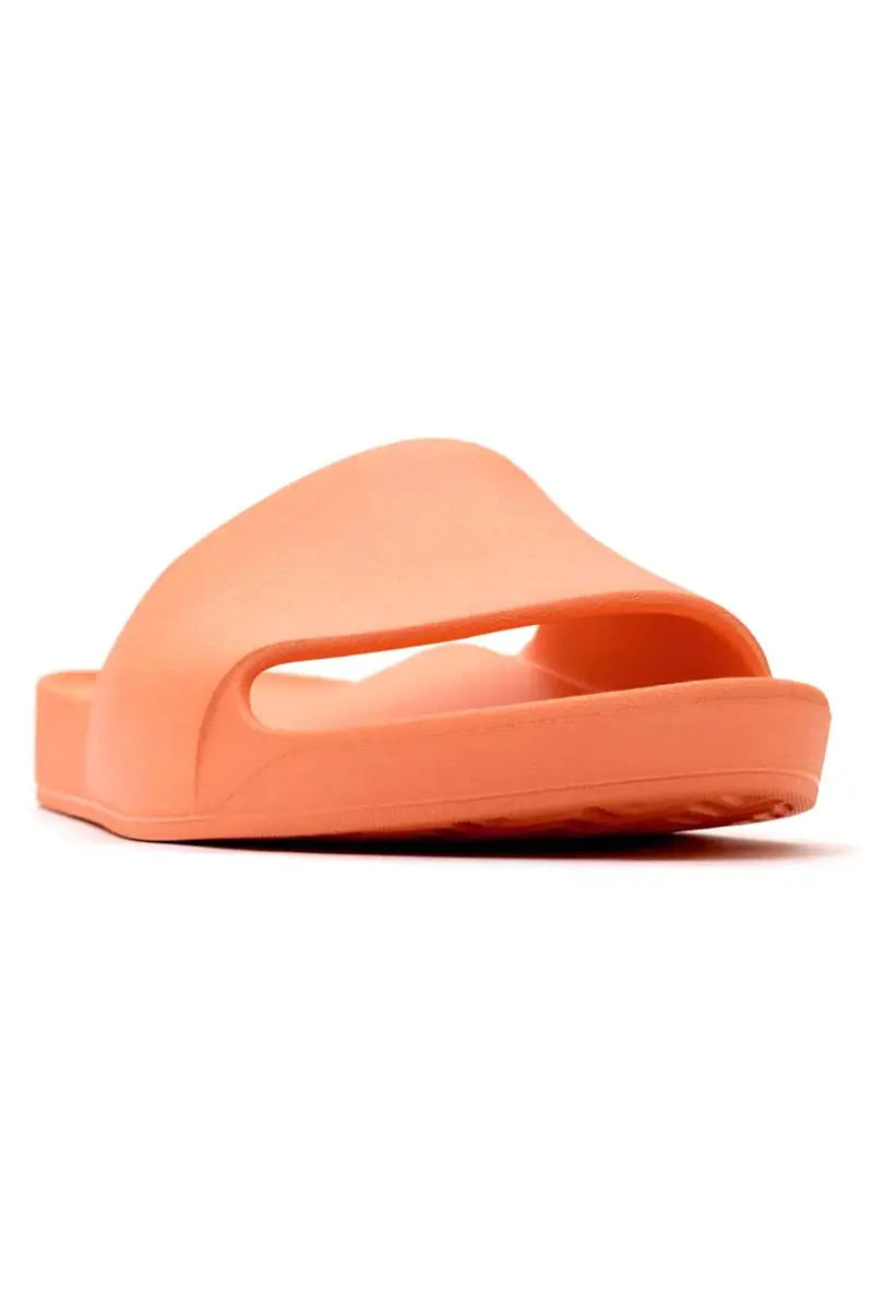 toe view of the Archies Arch Support Slides in Peach