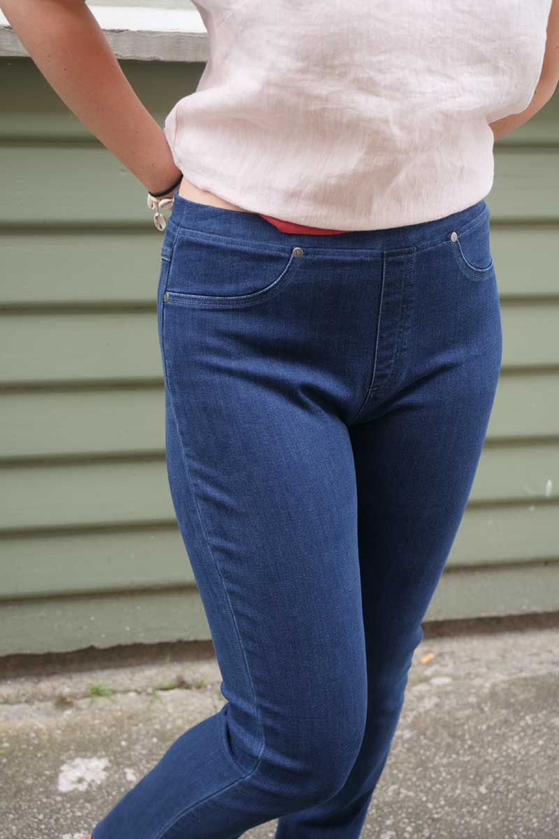 Vassalli Womens jean slim leg pull on in denim front waist detail