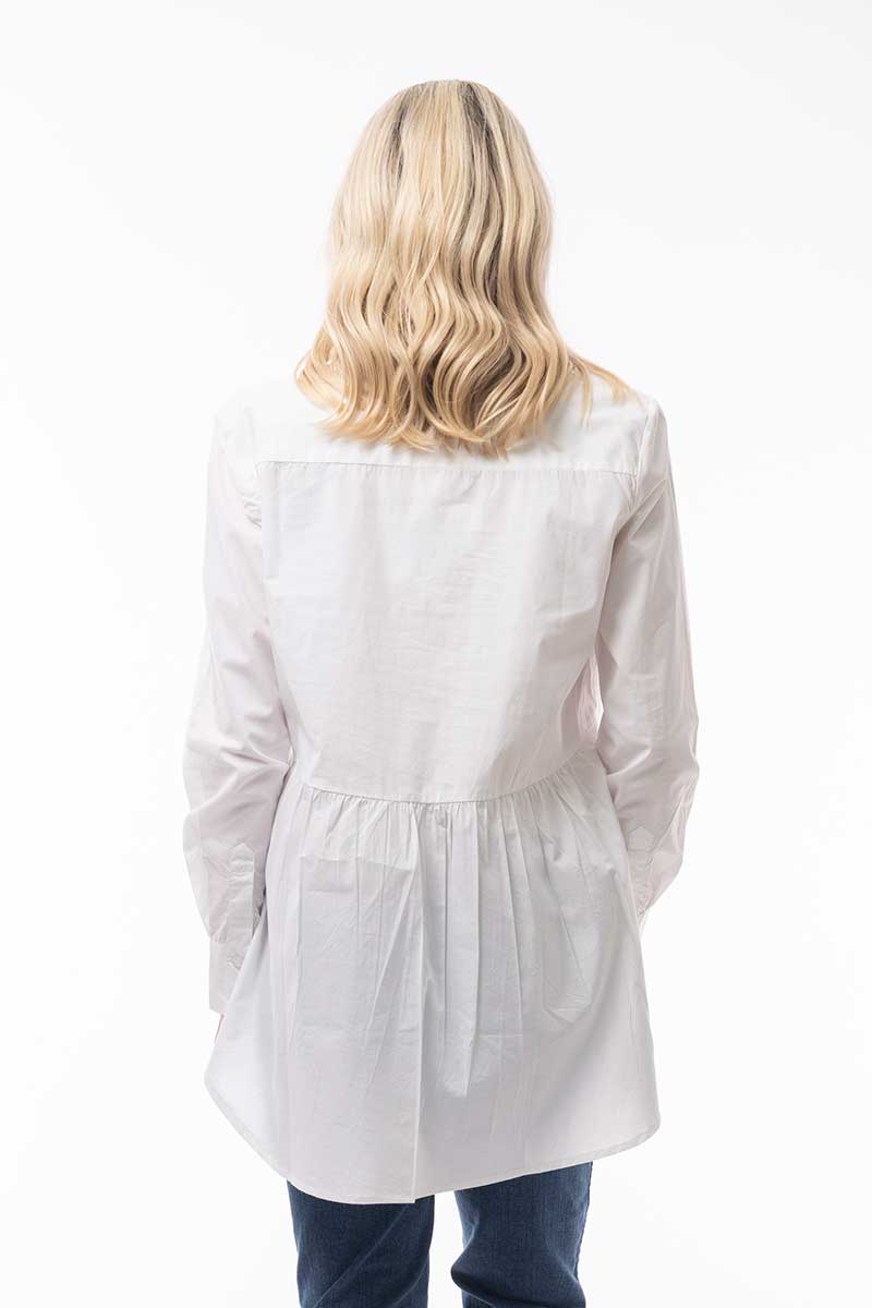 back view o the Orientique Poplin Shirt New Ruched Back in white