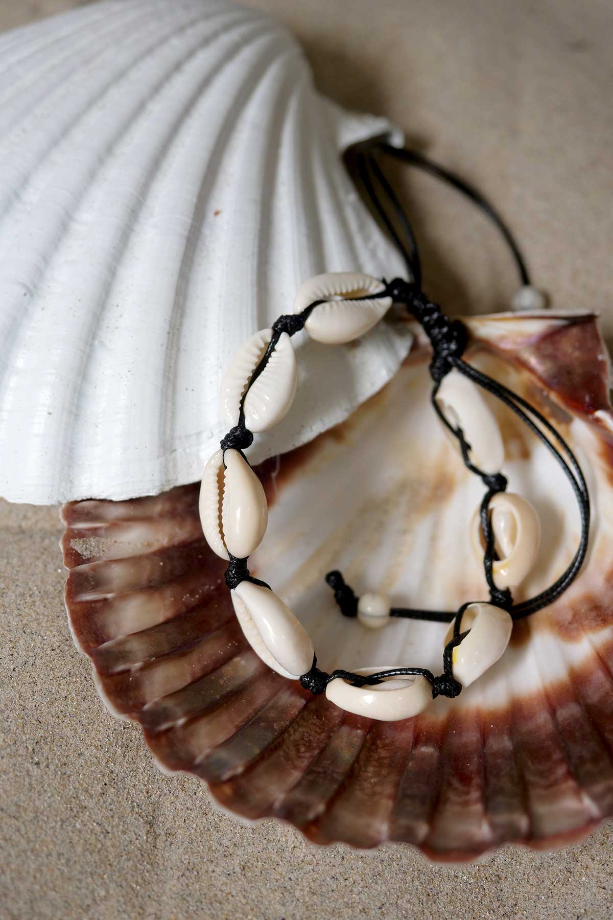 Cowrie Shell Adjust Bracelet Black Cord