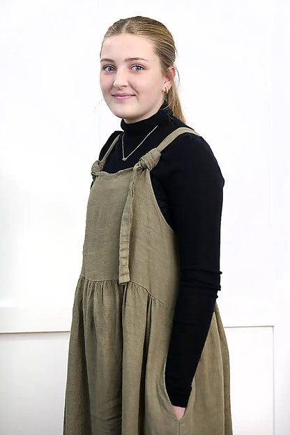 Chille Merino Whisper Top in black side view