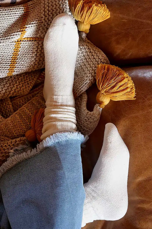 cosy up on the couch in the Chille Wool Blend Socks in Cream