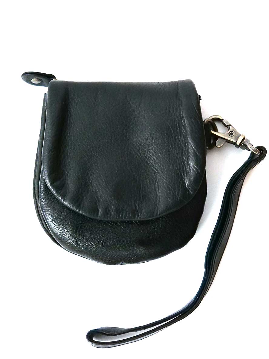 front of the Dusky Robin Thick as Thieves Purse - Black