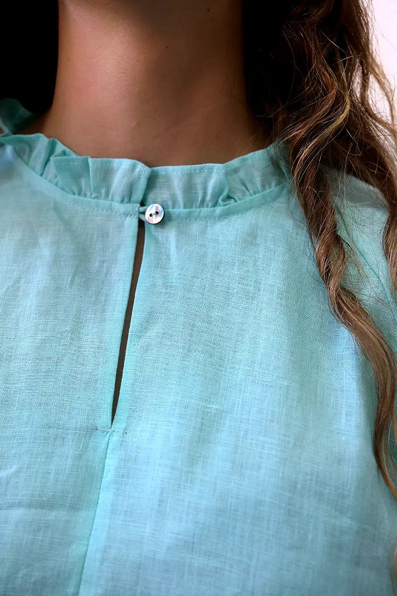 Foil In The Fold Top in Minty neck detail