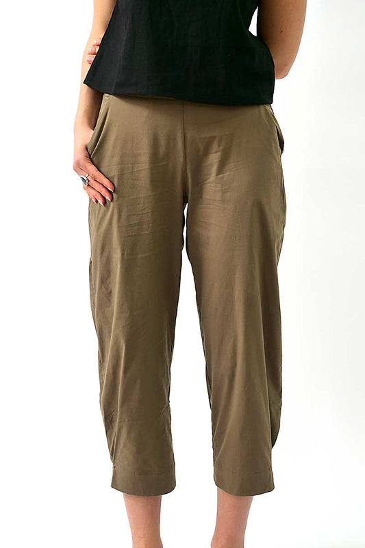 front view of the Foil Pant - Put The Top Down Trapeze in Bay Leaf