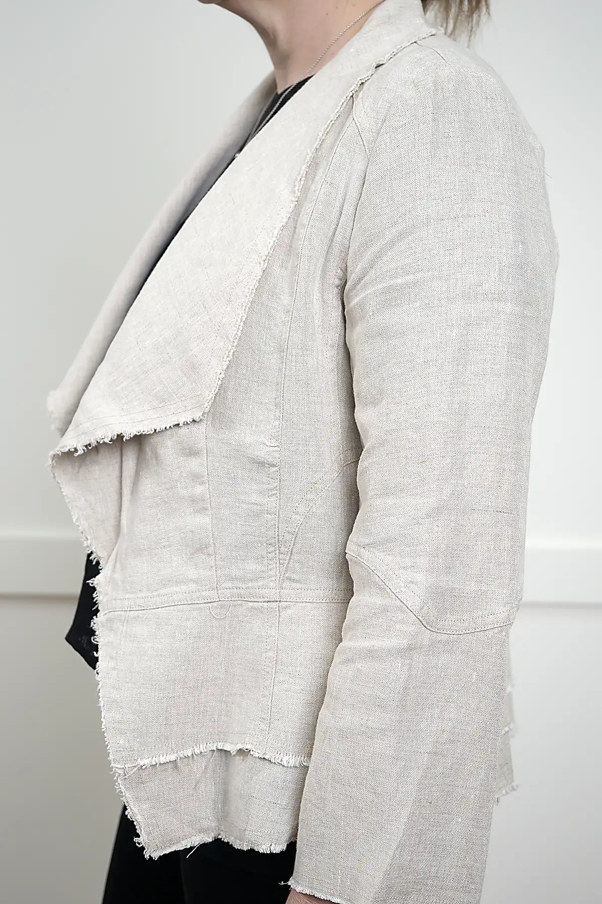 side detailed view of the Francesca Linen Jacket in Natural