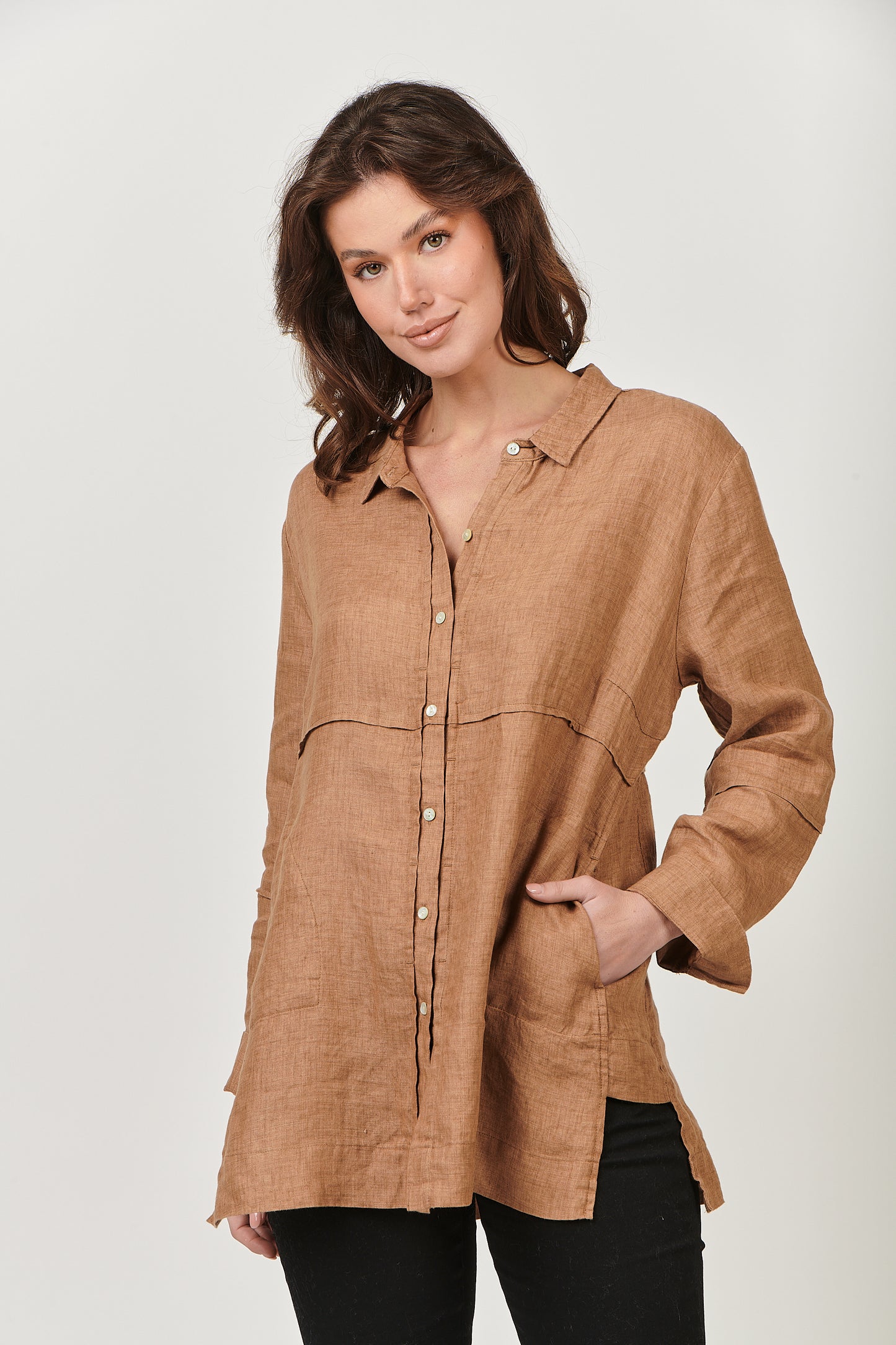 Naturals by O & J Linen Shirt in Chai front button up