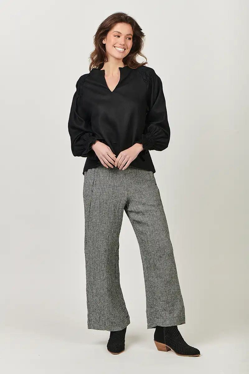 Naturals by O & J Linen Top in Black front with shirt untucked