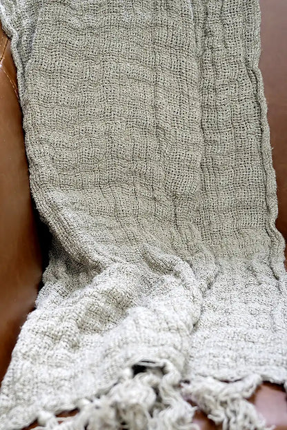 Le Rive Linen Scarf Hand-Loomed in Natural Taupe detailed view the texture