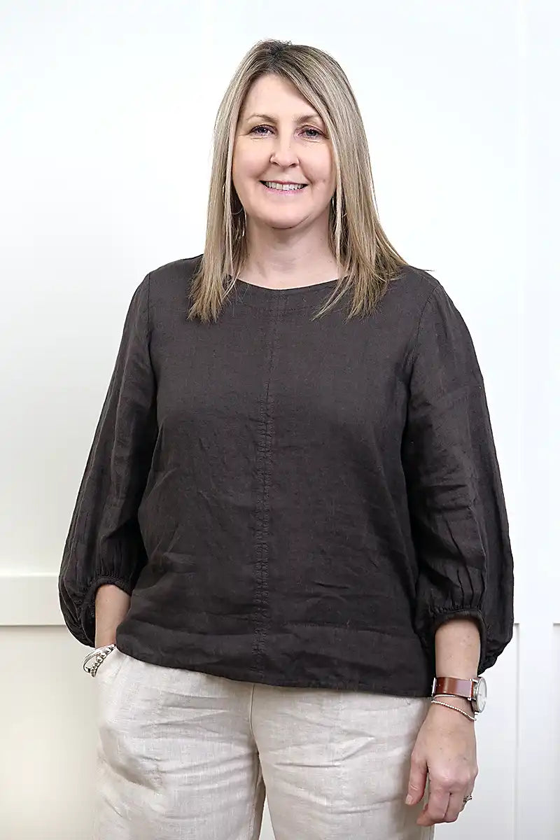 Giovanna Italian Linen Top – Chocolate front view