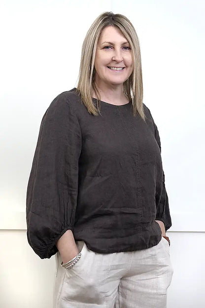 Giovanna Italian Linen Top – Chocolate front 3/4 view