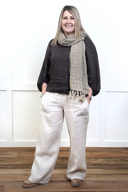 Le Rive Linen Scarf Hand-Loomed in Natural Taupe front outfit view