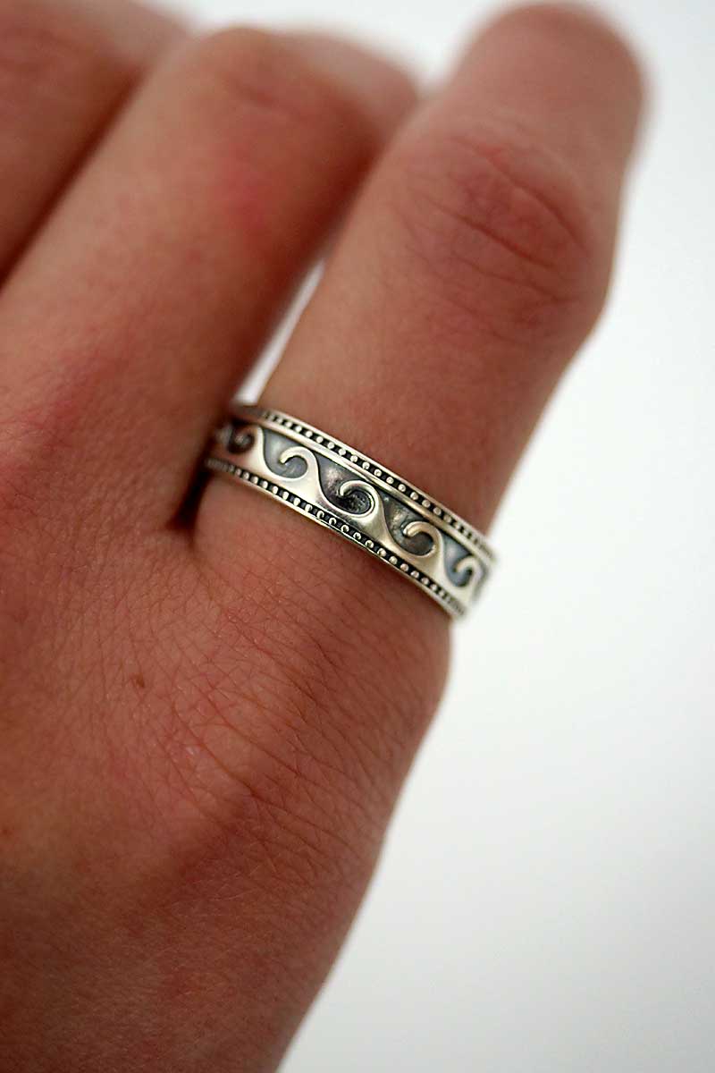 Oxidised Wave Ring