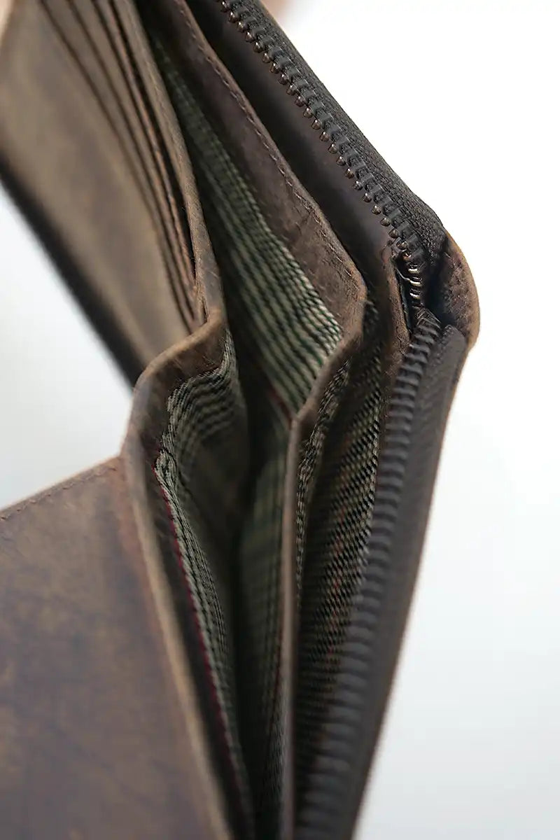 Rugged Hide Men's Bobby Leather Wallet in Brown inside view note section detailed view