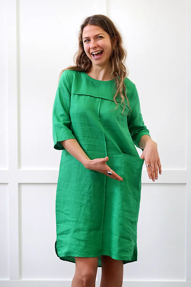 front pocket on the See Saw Linen 3/4 Seam Detail 1 Pkt dress in Emerald