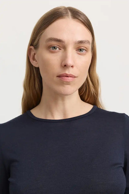 Toorallie Crew Merino Tee in French Navy detailed view of neckline
