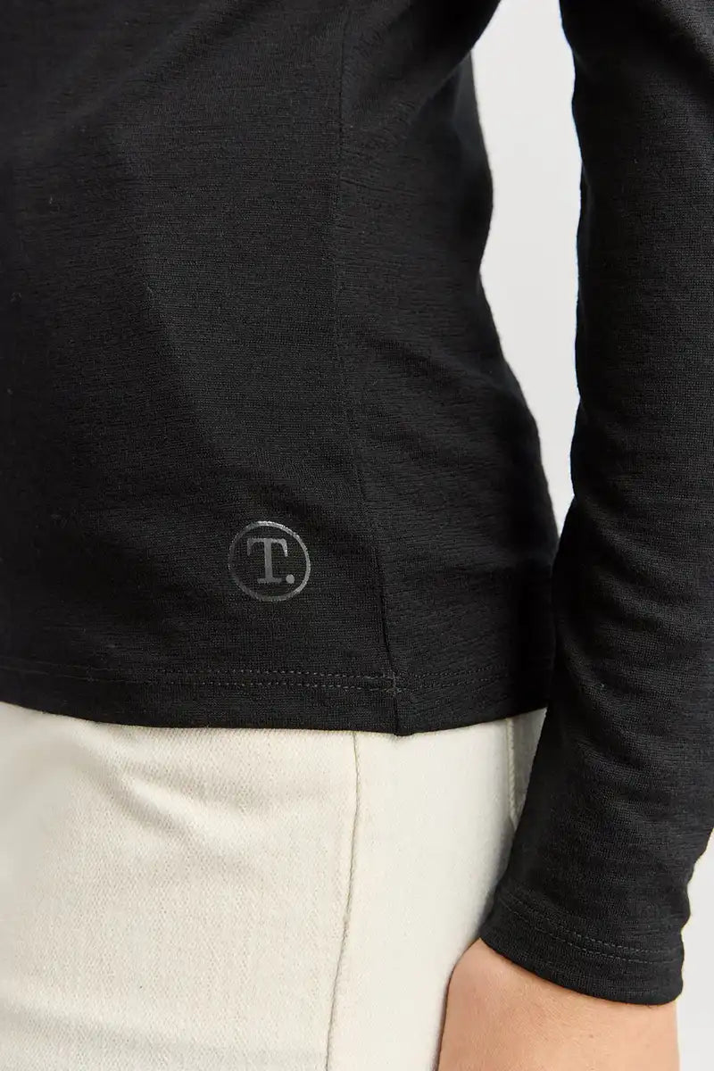 Toorallie Crew Merino Tee in Black hem detail view
