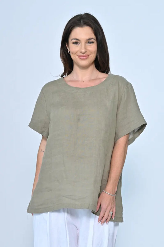 close up front view of the Women's Linen Essentials Top in Khaki