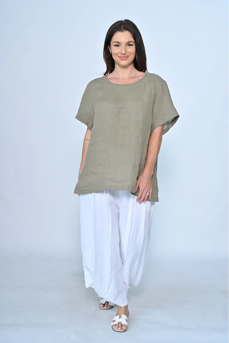 full model view of the Women's Linen Essentials Top in Khaki
