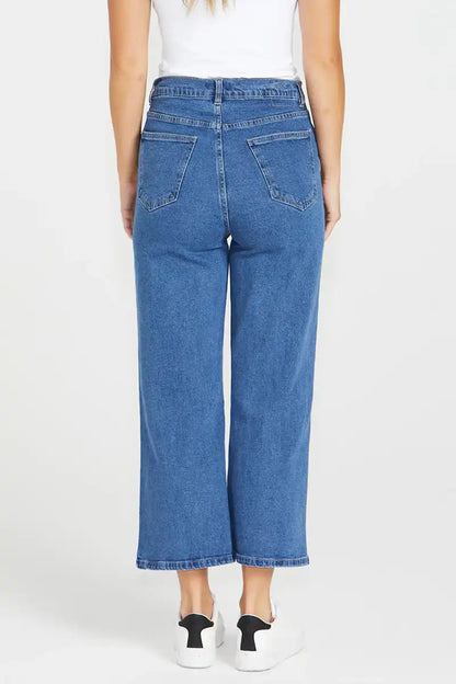 Women's Sandy Jean in 80 Vintage Wash back view