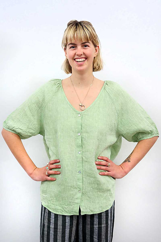 Naturals by O & J Linen Top in Poire Button