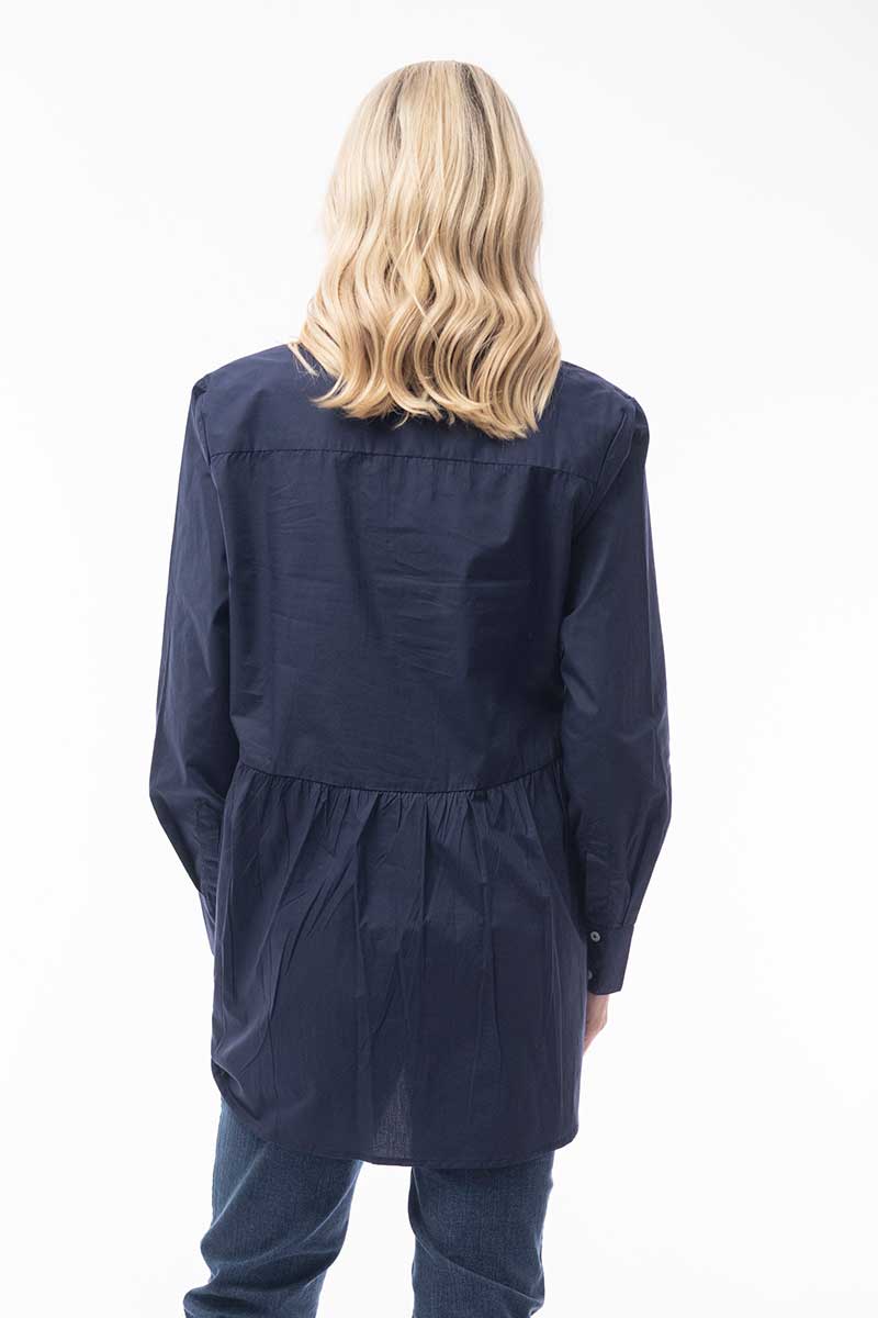 back view of the Orientique Poplin Shirt New Ruched Back in Navy