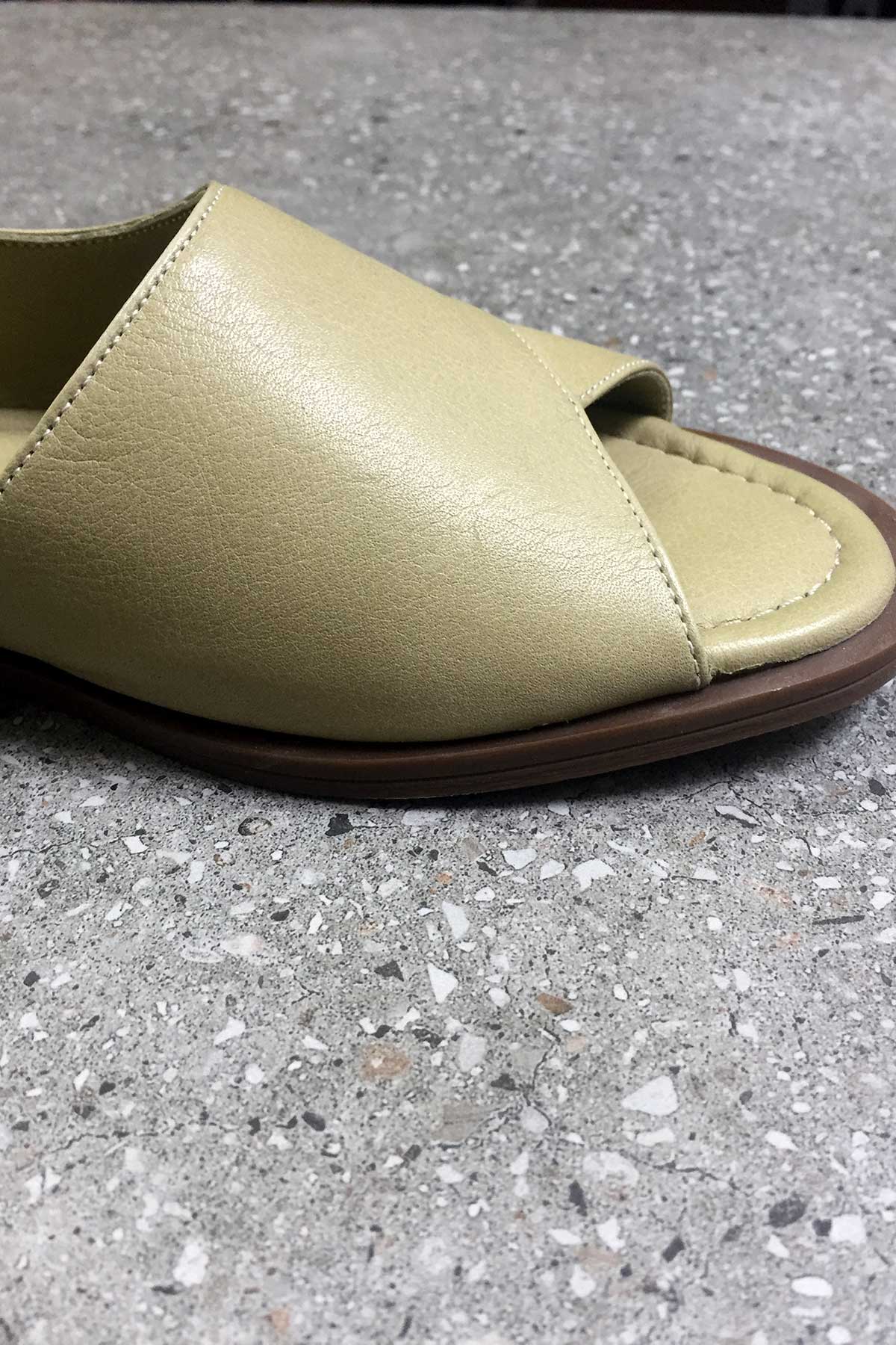Hinako Avalon Shoe toe detail