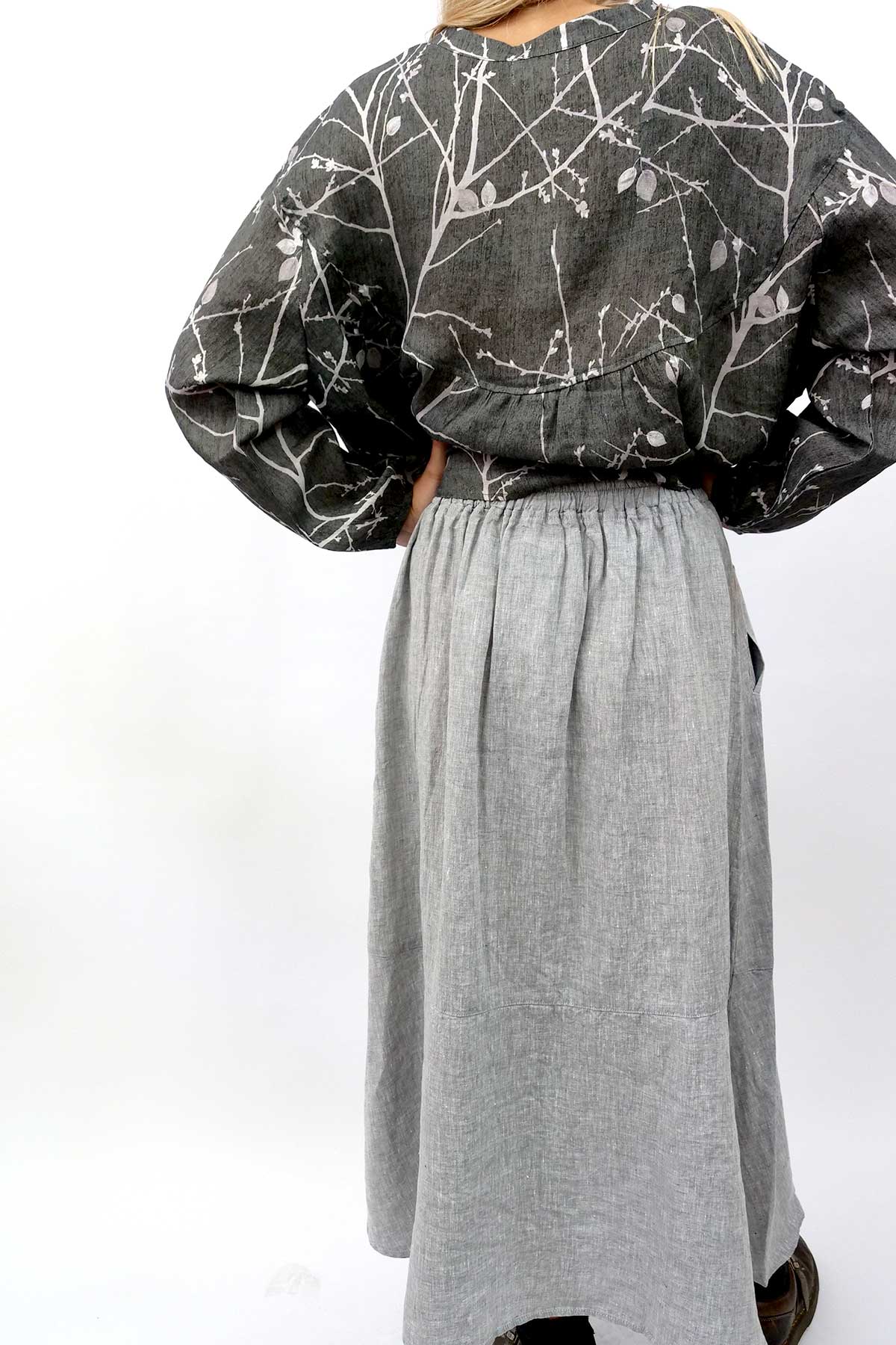 Naturals by O & J Linen Skirt - Silver