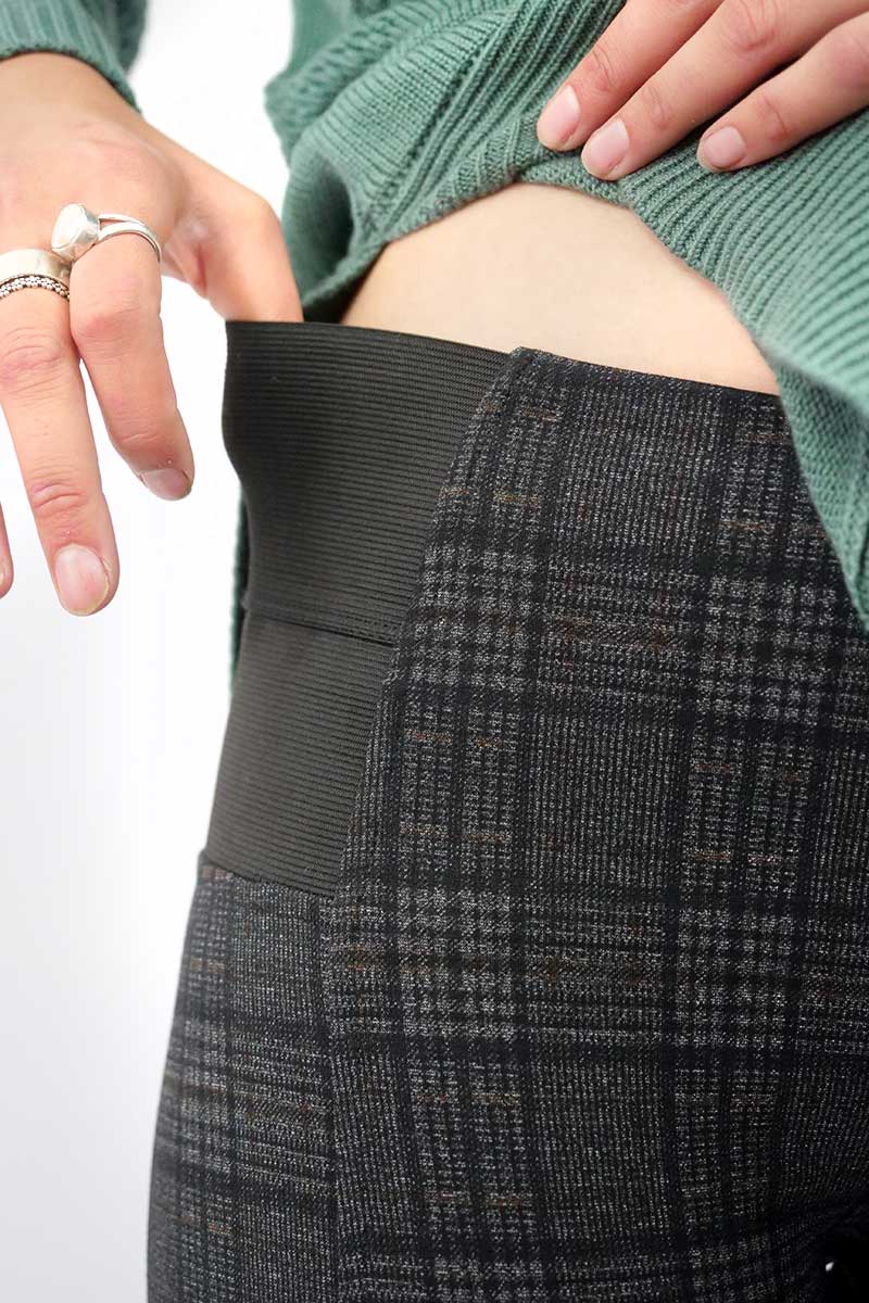 elastic waist detail of Foil Skinny Pants Neat Repeat in Autumn Check